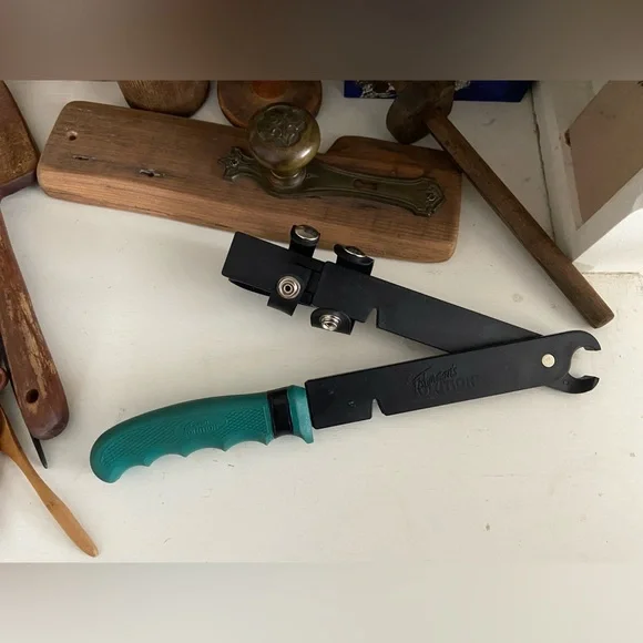 Cutco - Picture 2 of 5